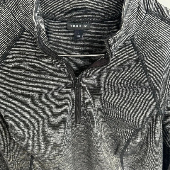 Torrid 1/2 Zip  Athletic Jacket For Women Sz 1 (1X) - Picture 3 of 7